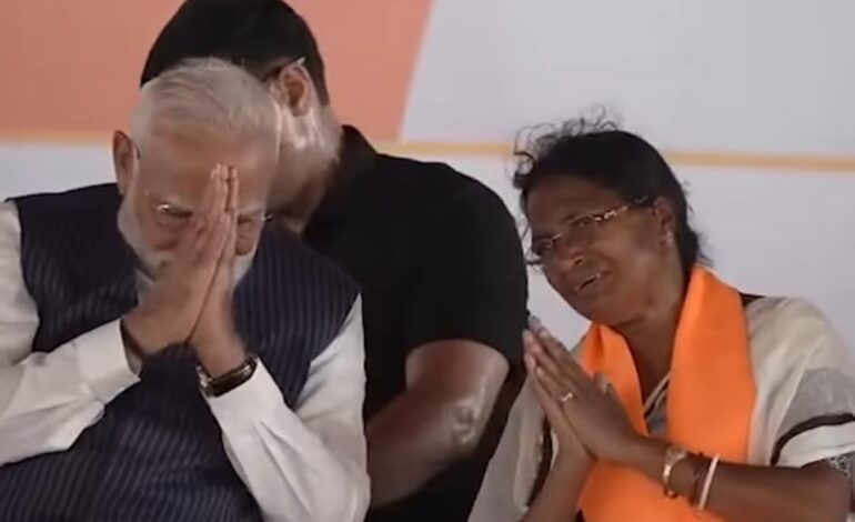 आप हमें वोट दिजिए,हम आपको TMC से आजादी दिलाएंगे-ममता के गढ़ में  गरजे पीएम मोदी