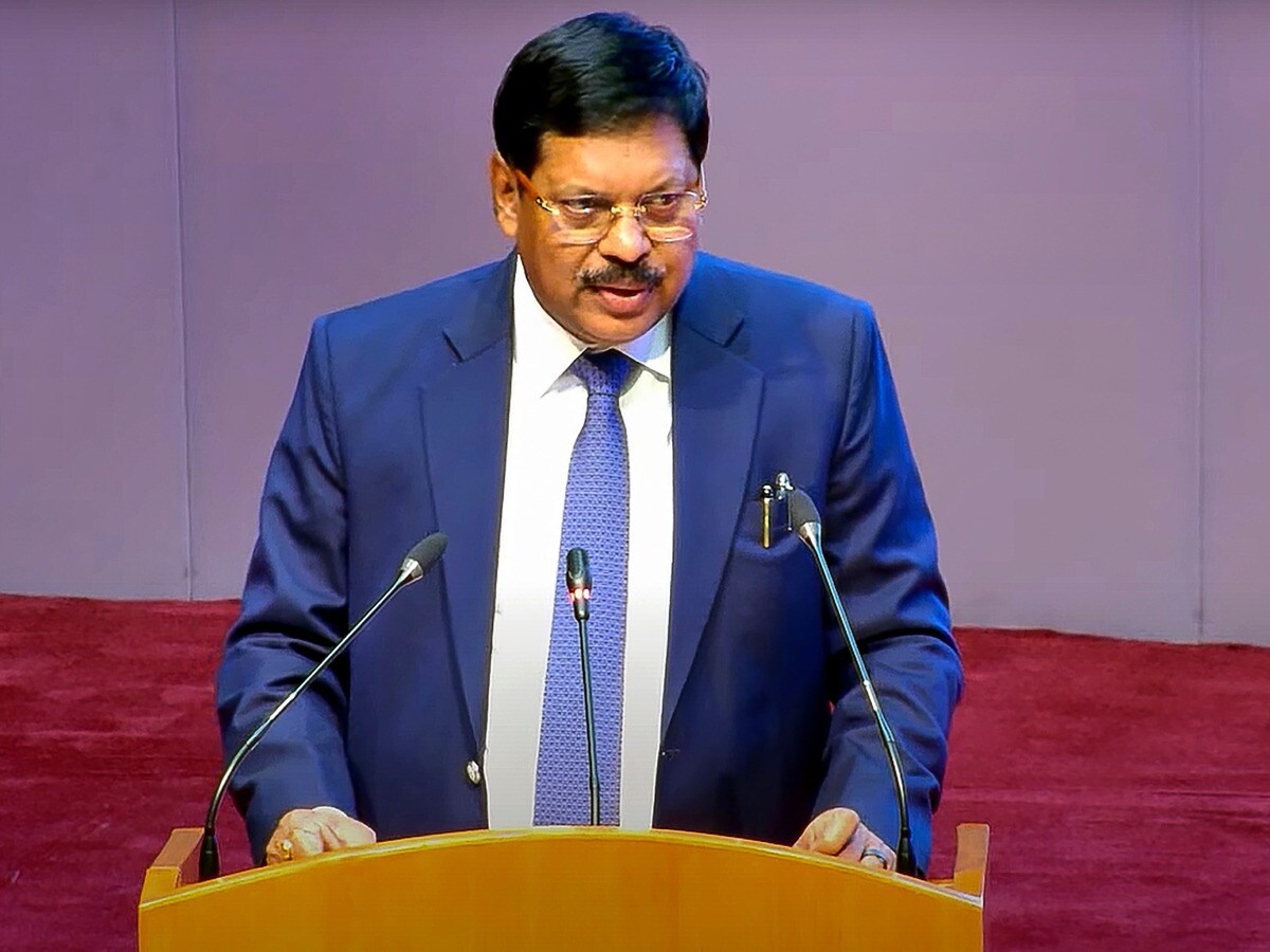 देश में संसद नहीं बल्कि संविधान सर्वोच्च है,संसद किसी भी अर्थ में सर्वोच्च नहीं-खूब गरजे पूर्व CJI गवई