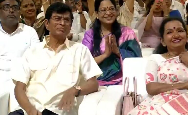 CM बनते ही एक्शन मोड में विजय,200 यूनिट फ्री बिजली देने वाली फाइल पर किए पहला हस्ताक्षर