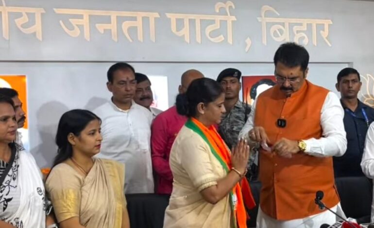 रितु जायसवाल ने थामा बीजेपी का दामन,संजय सरावगी ने दिलाई पार्टी की सदस्यता
