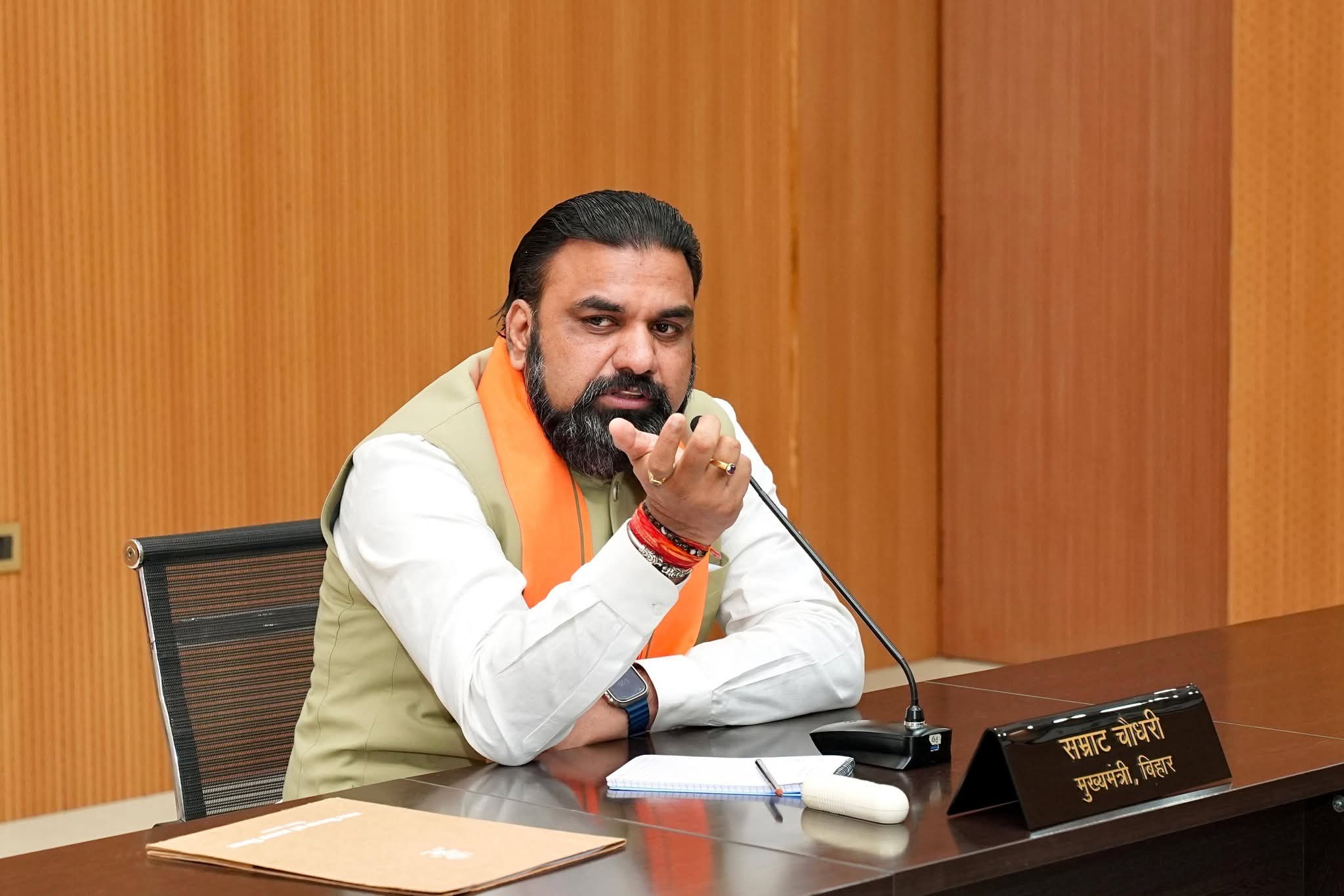 बिहार में अधिकारियों ने की है बड़ी लूट!टेंडर घोटाला मामले में IAS संजीव हंस की तलाश हुई तेज