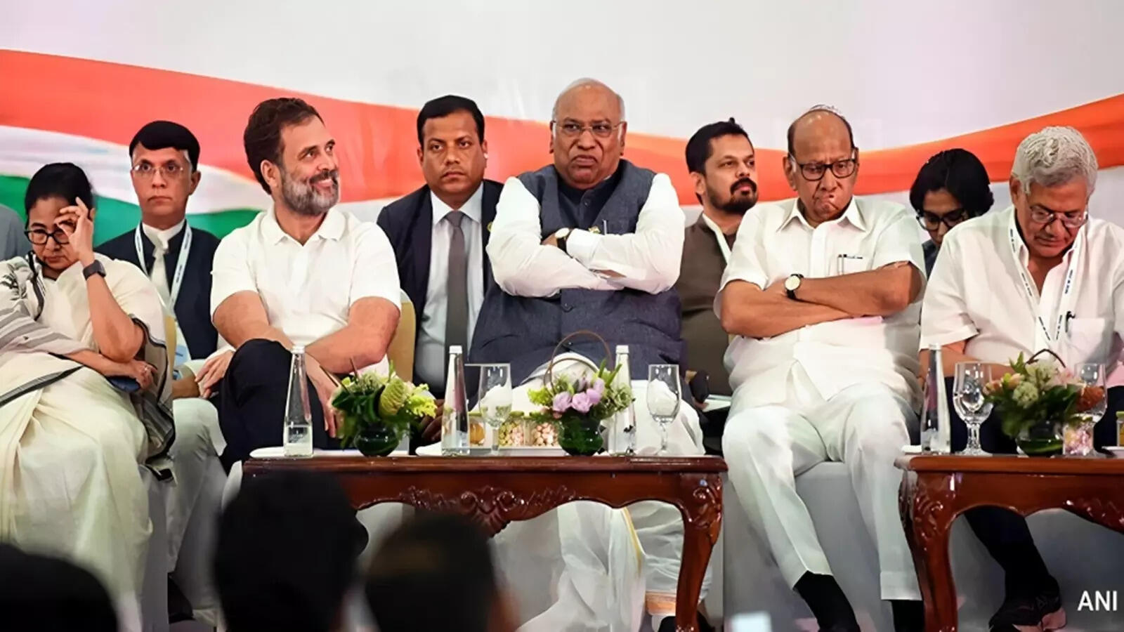इंडिया गठबंधन पर सत्ता पक्ष का तंज,जो आपस में लड़ रहे वो साथ क्या लड़ेंगे?