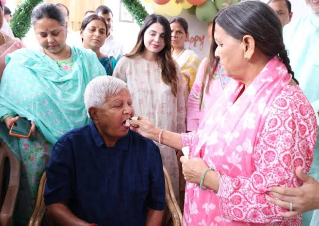 गायक को हीरे का कंगन देना राबड़ी देवी को पड़ गया महंगा!जेडीयू ने पूछा-कहां से आया,बिल दिखाइए