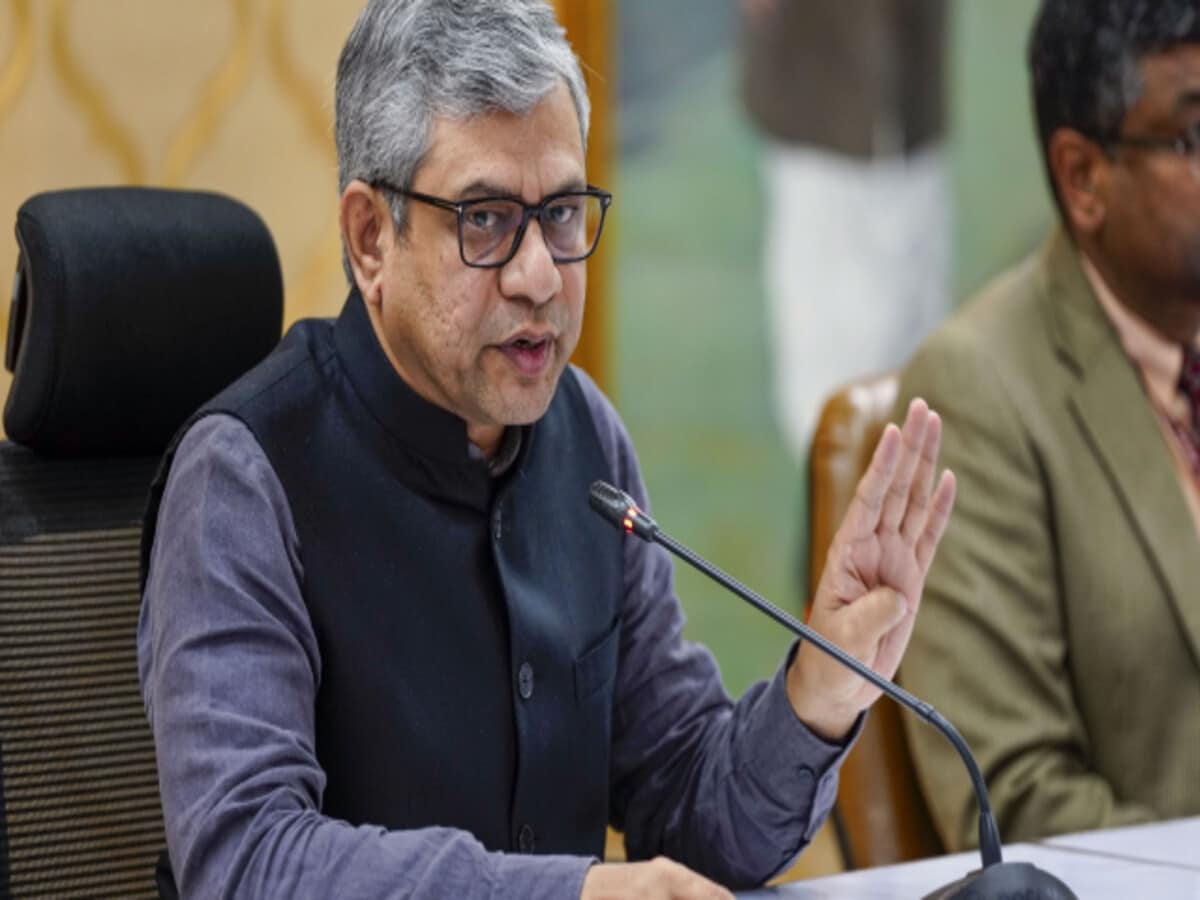 रेलवे में अब खूब आएगी भर्ती!पिछले 1 साल में 43 हजार से ज्यादा लोगों को मिली सरकारी नौकरी