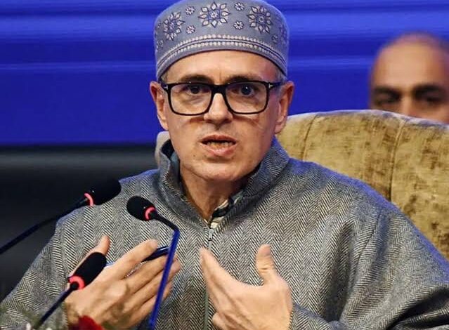 भाजपा ने सीएम उमर को भेजा 100 करोड़ रुपये का कानूनी नोटिस,खरीद-फरोख्त वाले बयान पर छिड़ा संग्राम