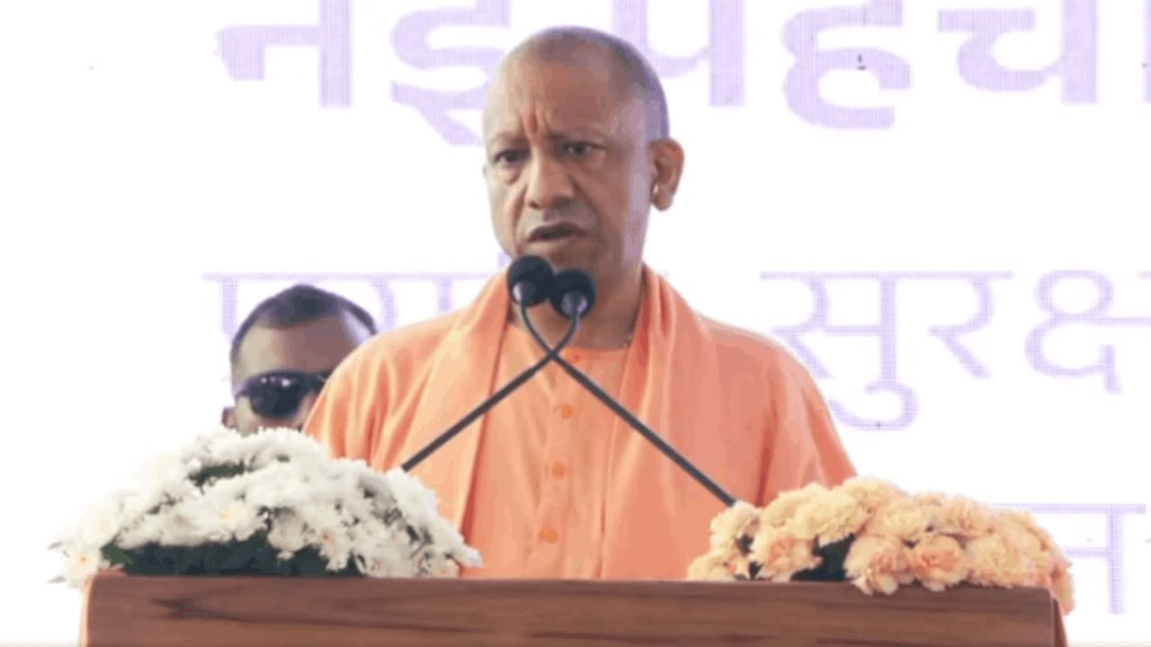 कांवड़ यात्रा को लेकर विपक्ष पर भड़के सीएम योगी,बोले-यहां की गुंडागर्दी पर फिल्में बनती थी पहले