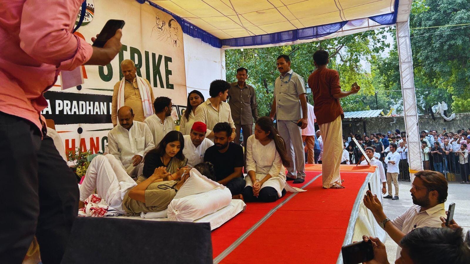 BJP वाले सफेद चादर का कफन लेकर आए,सोनम वांगचुक मामले पर भड़की डिंपल यादव