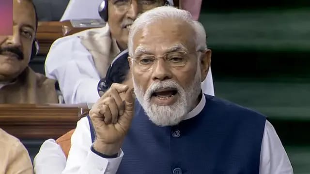 छात्रों का भविष्य खराब नहीं होने देंगे,सरकार संवेदनशील है इसलिए दलगत राजनीति न हो-पीएम मोदी