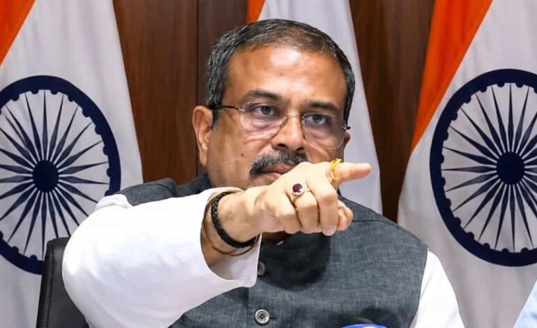 राजनीतिक तमाशा खड़ा करने की हो रही है कोशिश,राहुल पर भड़के शिक्षा मंत्री धर्मेंद्र प्रधान