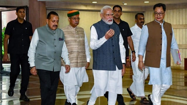 छात्रों के प्रदर्शन पर बोले पीएम मोदी-फास्ट ट्रैक कोर्ट का होगा गठन