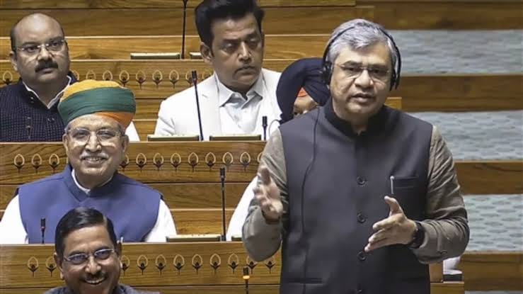 5 लाख से ज्यादा लोगों को रेलवे ने दी नौकरी,रेल मंत्री अश्विनी वैष्णव ने साझा की जानकारी