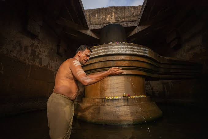 जमीन के नीचे बसी दिव्य दुनिया का क्या है सच?नागलोक था या सिर्फ धार्मिक मान्यता तक है सीमित!
