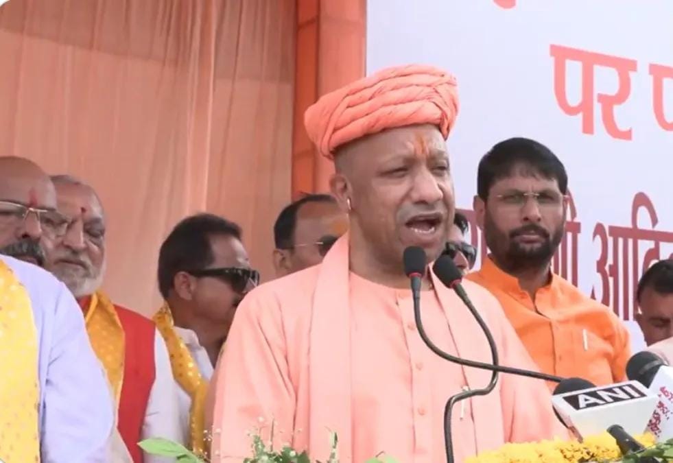 जिनकी आस्था बाबर और औरंगजेब में है वो क्या हिंदुओं को सम्मान देंगे,जन्माष्टमी पर गरजे सीएम योगी