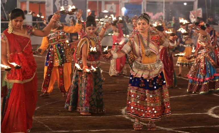 गरबा में मुस्लिमों की एंट्री से दिक्कत नहीं!नवरात्रि से पहले गरबा पर छिड़ा सियासी संग्राम