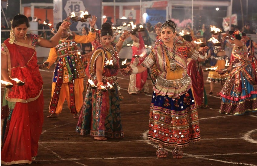 गरबा में मुस्लिमों की एंट्री से दिक्कत नहीं!नवरात्रि से पहले गरबा पर छिड़ा सियासी संग्राम