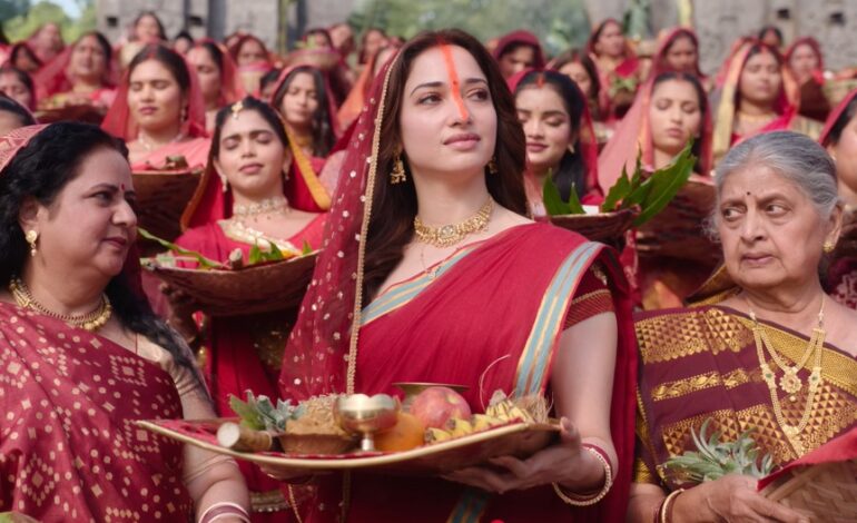 पहली बार बड़े पर्दे पर दिखी छठ की आस्था,‘छठी मैया’ की गीत में नजर आईं तमन्ना भाटिया