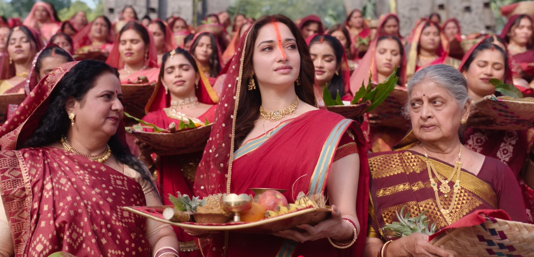 पहली बार बड़े पर्दे पर दिखी छठ की आस्था,‘छठी मैया’ की गीत में नजर आईं तमन्ना भाटिया