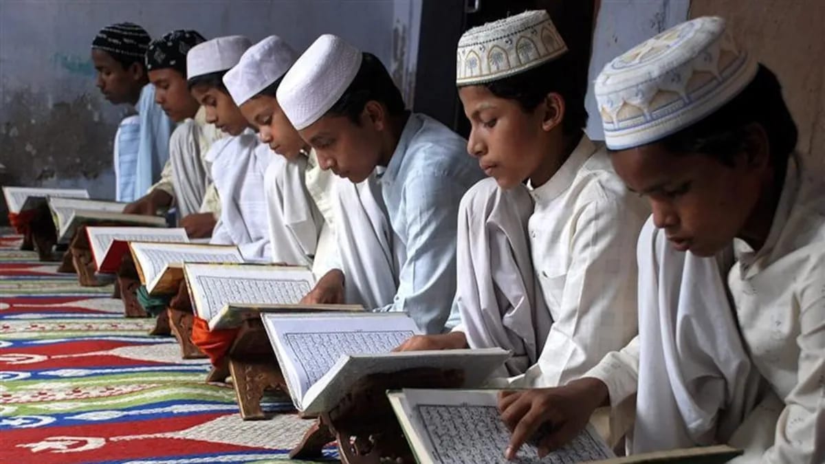 250 मदरसों को बंद करेगी बंगाल सरकार,जानिए आखिर क्यों?