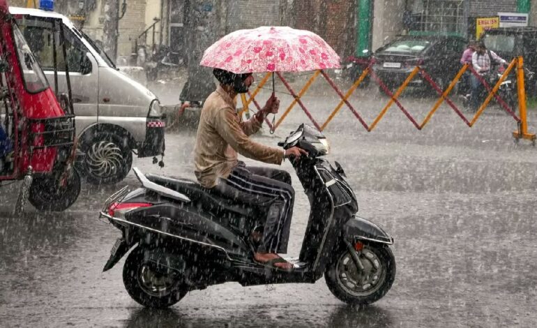 कई राज्यों में आज भारी बारिश का अलर्ट,60 किमी की स्पीड से चल सकती हैं हवाएं